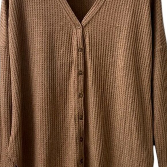 Flawless Taupe Oversized Waffle Knit Button Down Long Sleeve V-Neck Top Medium - Picture 4 of 9